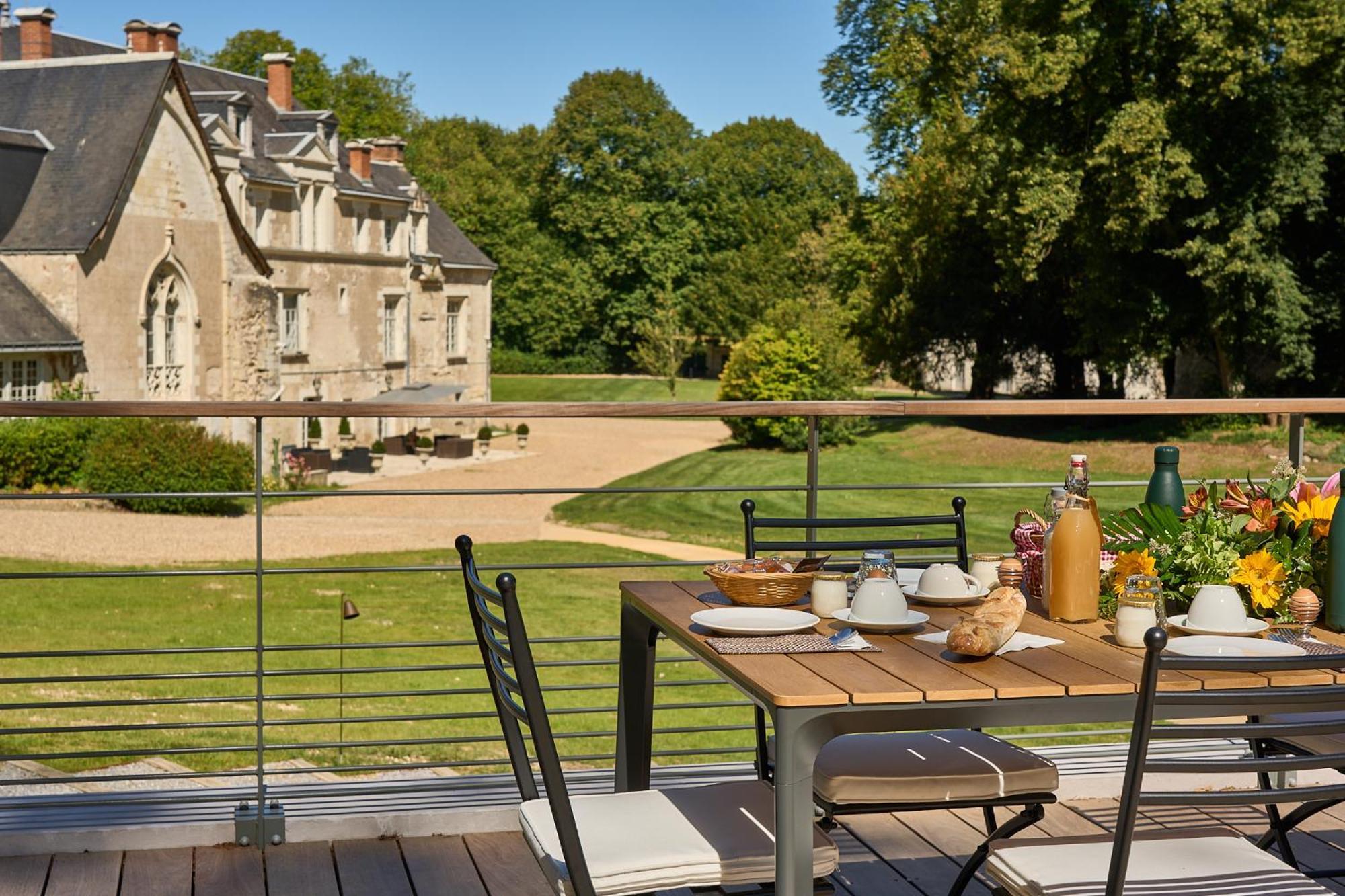 Domaine De La Commanderie De Ballan Екстериор снимка
