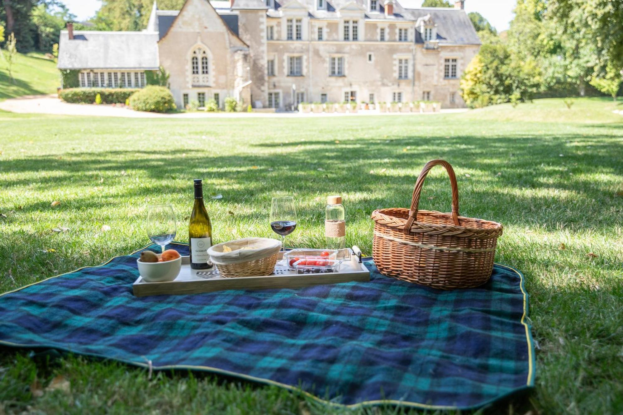 Domaine De La Commanderie De Ballan Екстериор снимка